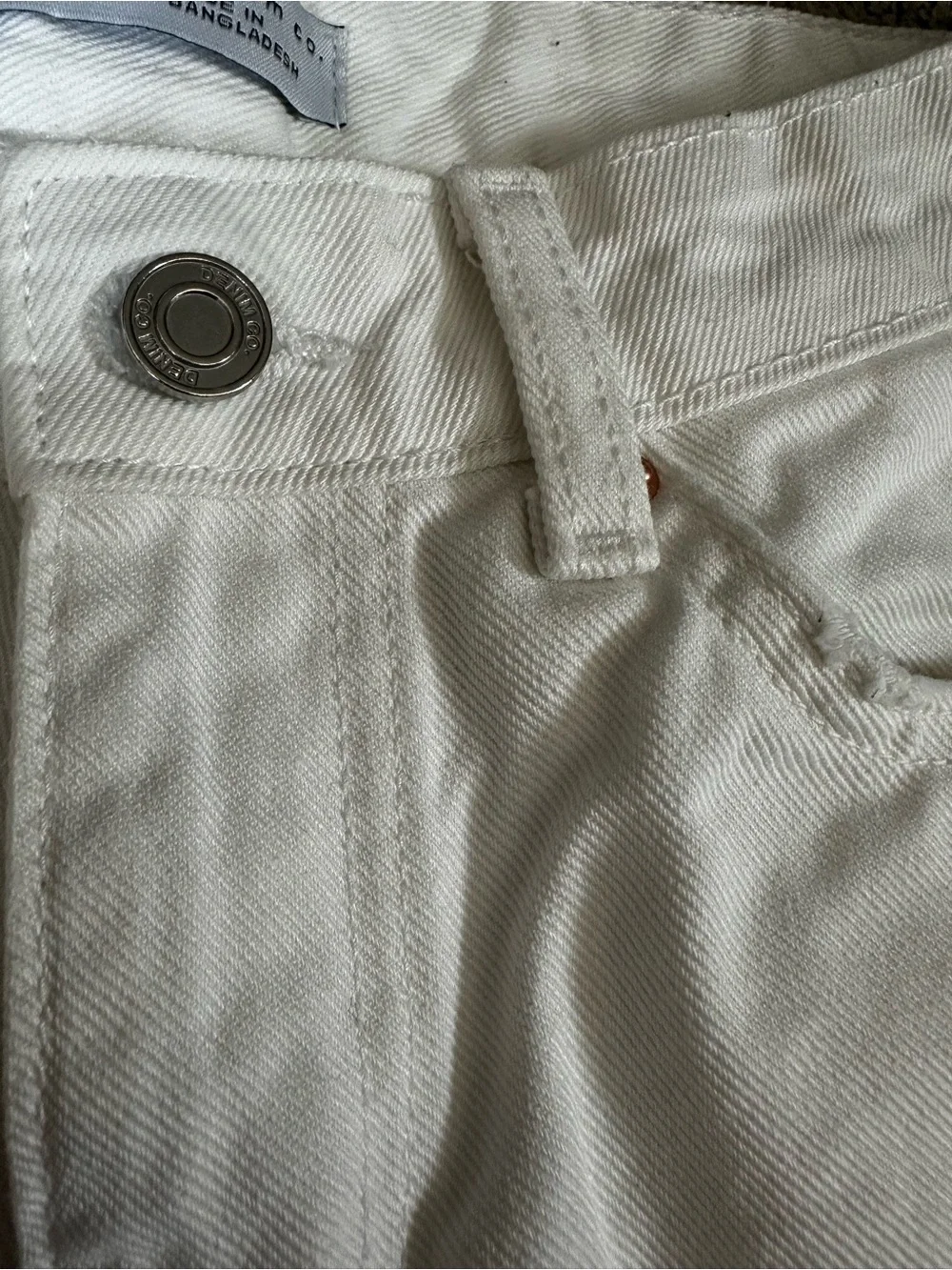 Denim&Co White Frayed Hem Denim Shorts NWOT